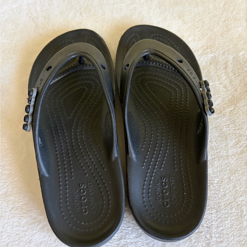 CROCS Classic Black Sandals Sz W 6 - M4 - Picture 3 of 8